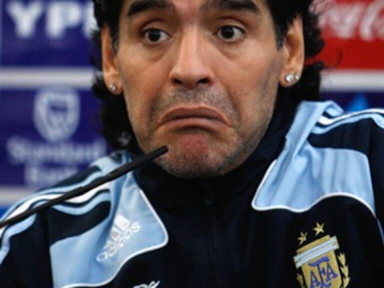 Rechaza Maradona rivalidad con Messi por ser el mejor de la historia