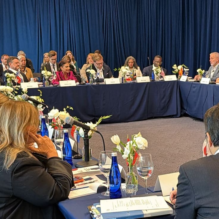 Urban 20: Clara Brugada concluye gira por EU y presenta políticas de CDMX