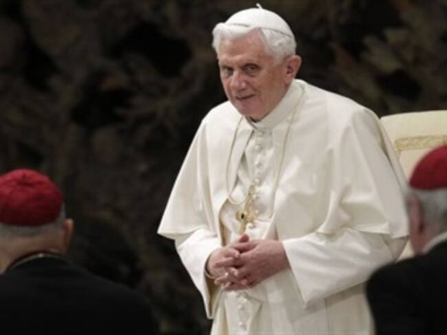 Papa distingue a ex nuncio en México