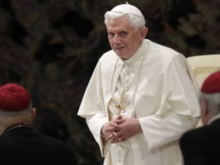 Papa distingue a ex nuncio en México