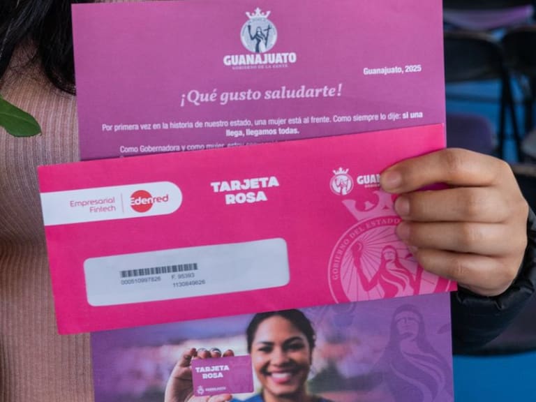 De acuerdo con la Secretaría del Nuevo Comienzo, los pagos de marzo de la Tarjeta Rosa se realizarán según la fecha en que cada beneficiaria haya recibido su credencial.