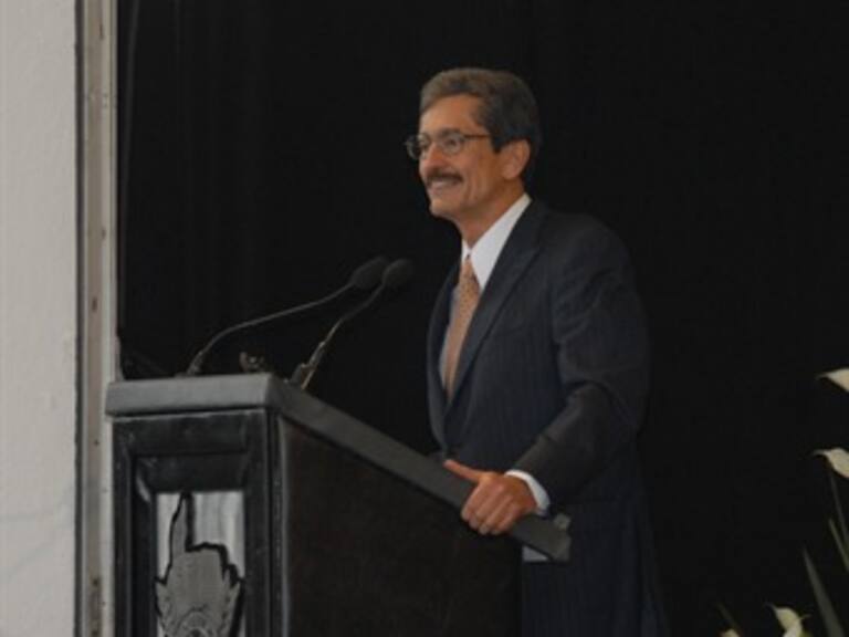 Renuncia rector del Tec de Monterrey