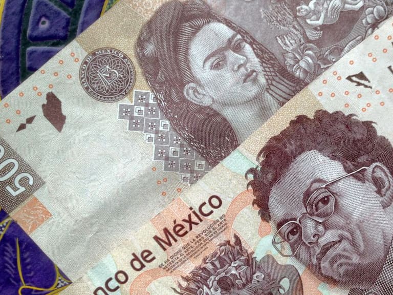 6 mexicanos que acumulan la misma riqueza igual a la mitad de la población