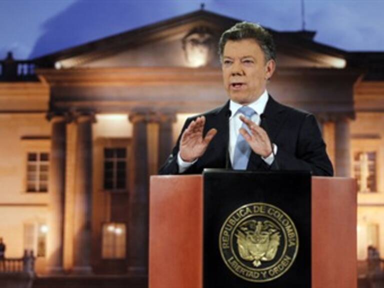 Anuncia Santos equipo para negociar con FARC