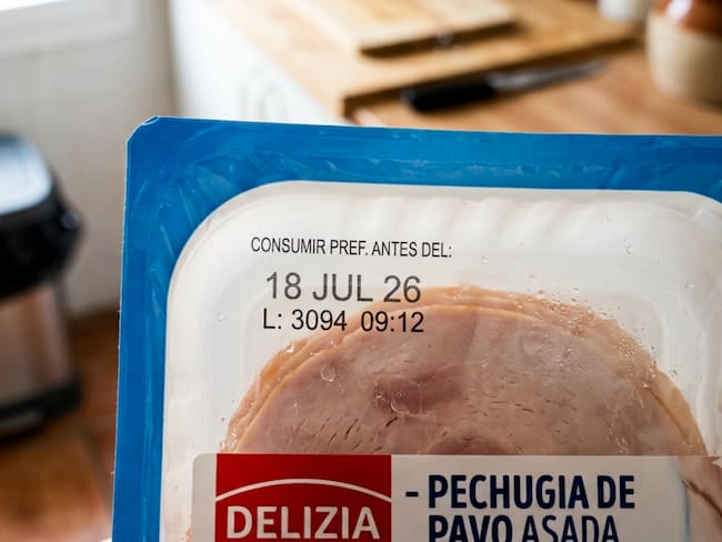 Fecha de caducidad en los alimentos: por qué tirarlos al vencer no siempre es necesario
