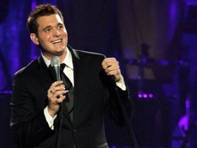 Bublé le canta a fans mexicanos