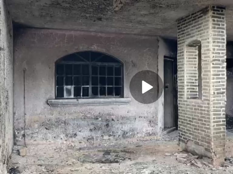 Explota fábrica de cucharas, se queman 6 viviendas