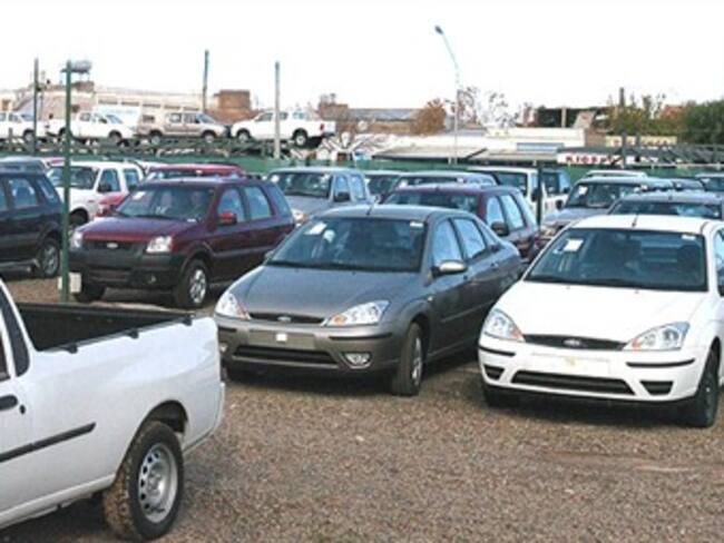 Transas en la compra y venta de autos.'Automóvil W' con Héctor de Losada