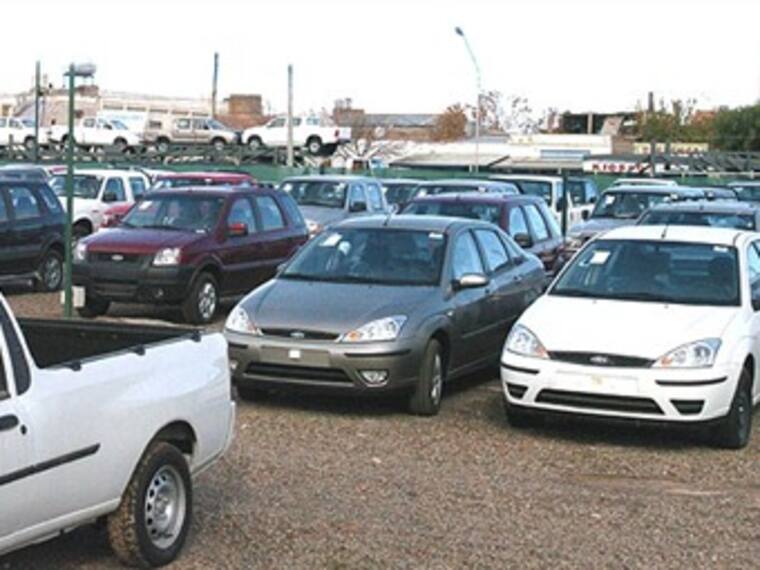 Transas en la compra y venta de autos.'Automóvil W' con Héctor de Losada