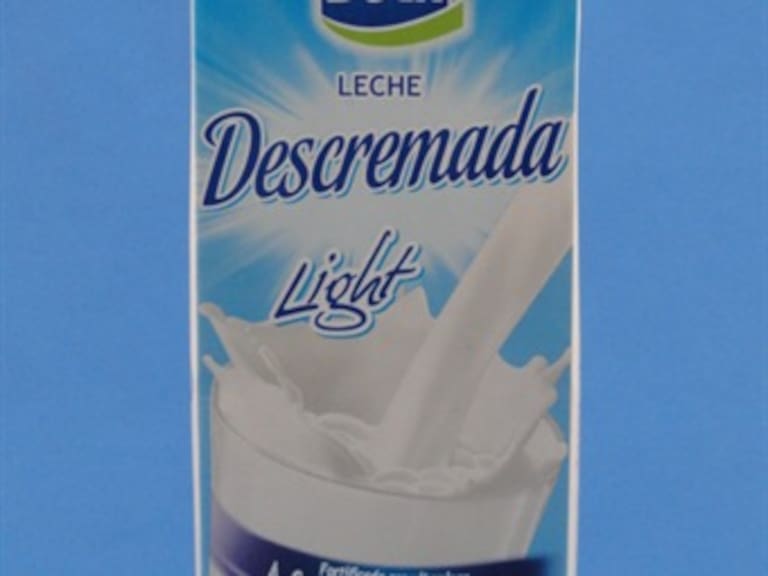 ¿Sabes cuál es la diferencia entre la leche light y la descremada?