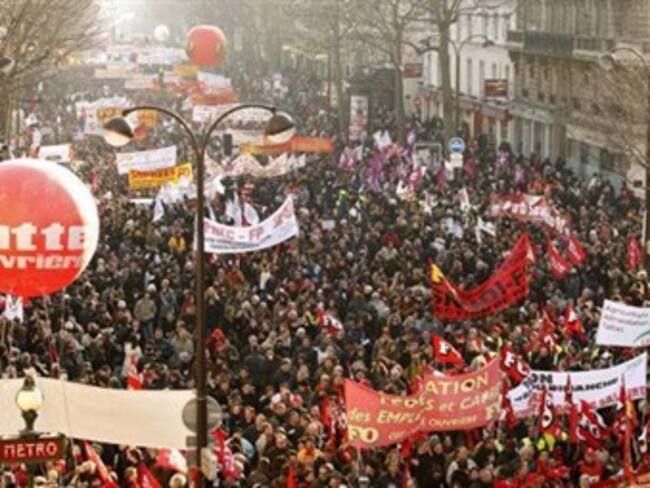 Los jóvenes vuelven a la calle en París y también la policía