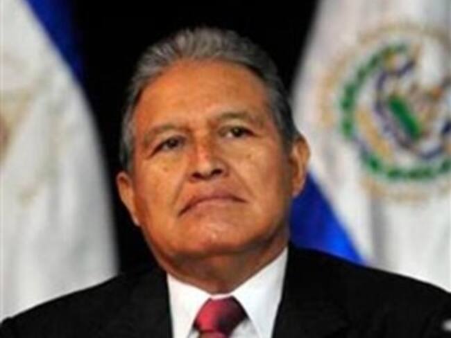 Declaran al excomandante guerrilero Sánchez Cerén presidente de El Salvador