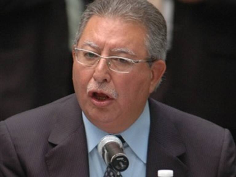 Reconoce PRI que analiza aumento de algunos impuestos