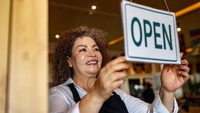 IMSS o ISSSTE: Con la nueva ley, ¿cómo me puedo jubilar o retirar a los 55 años?