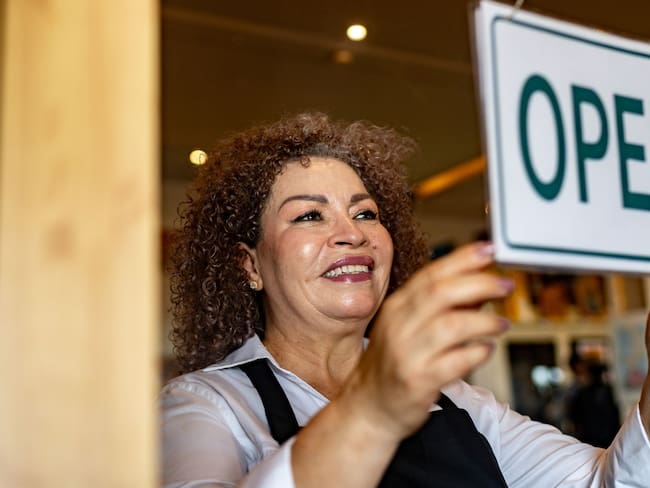 IMSS o ISSSTE: Con la nueva ley, ¿cómo me puedo jubilar o retirar a los 55 años?