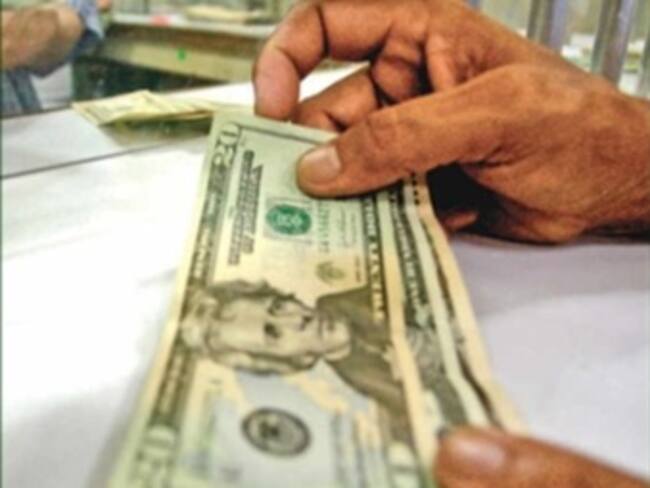 Inicia Banxico subasta de dólares contratados con la FED