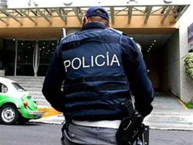 Abren averiguación contra dos policías ebrios que dispararon
