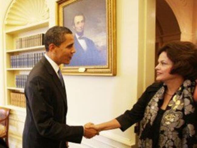 Recibe Rousseff a Obama en Palacio de Planalto