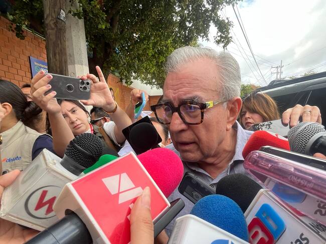 El gobernador Rocha se retiró de la casilla para votar