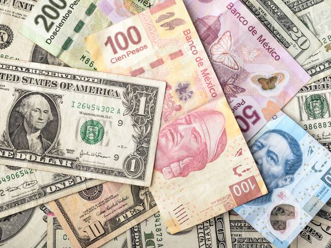 Sufre peso mexicano retroceso