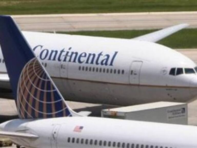 Reduce Continental Airlines 50% de sus vuelos a México