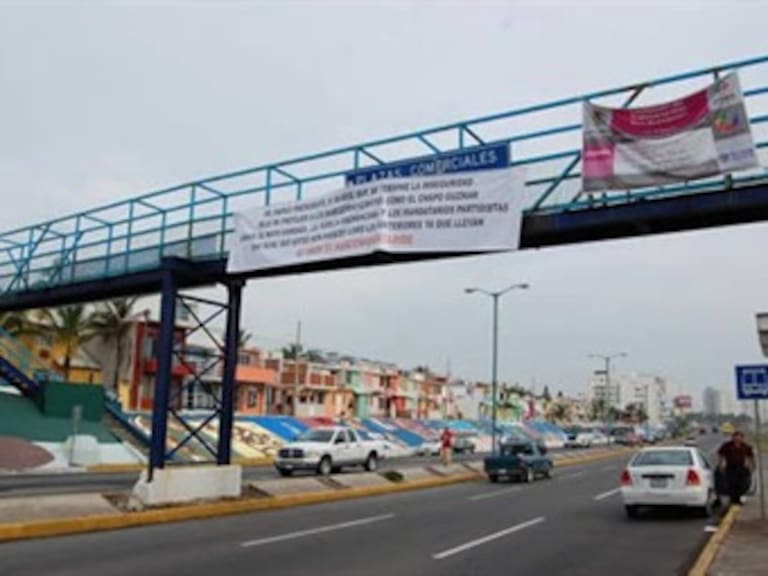 Amenazan con &#039;narcomantas&#039; a alcalde de Ciudad Juárez