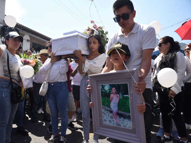 Madre de Camila pide no la culpen por su muerte tras declaración del secretario de Seguridad de Taxco