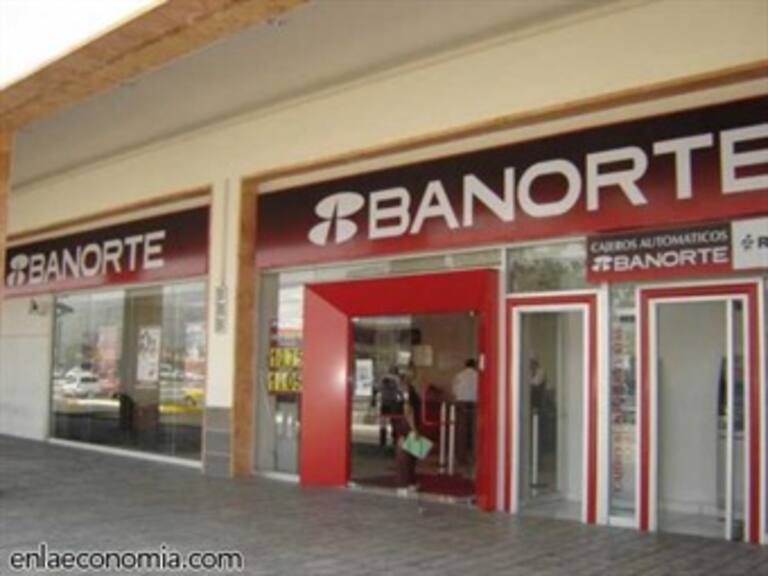 Anuncian fusión de Ixe y Banorte