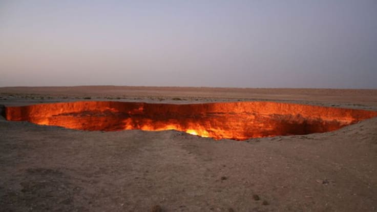 Conoce ‘La Puerta del Infierno’, el cráter que no deja de arder