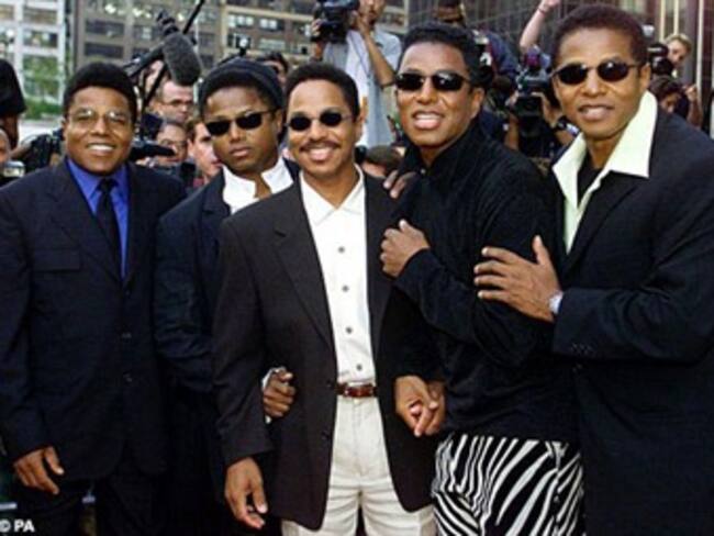 Defienden hermanos de Michel Jackson legado artístico del cantante