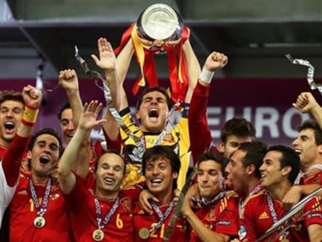 Arriba la “Furia roja” a España con el título de la Euro
