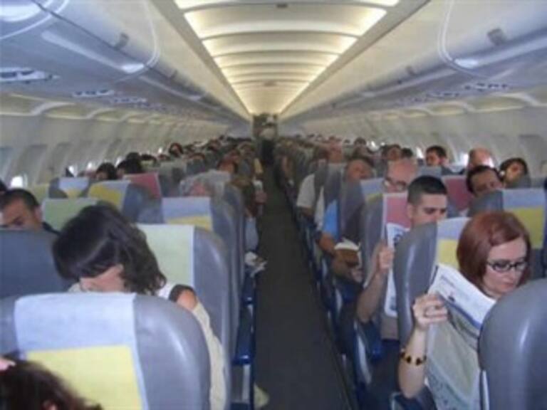 Publican nuevas normas de seguridad para viajar en aviones