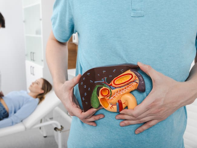 Alcohol cobra miles de vidas en México: más de 41 mil muertes por enfermedades hepáticas