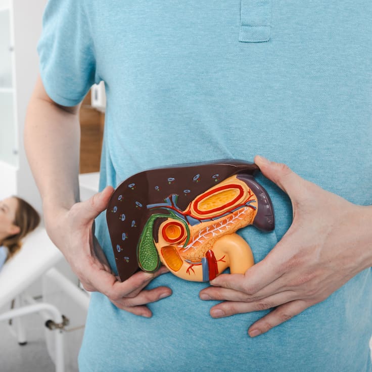 Alcohol cobra miles de vidas en México: más de 41 mil muertes por enfermedades hepáticas