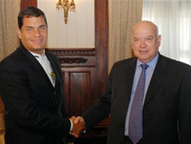 Ecuador en crisis: OEA respalda a Correa, Insulza