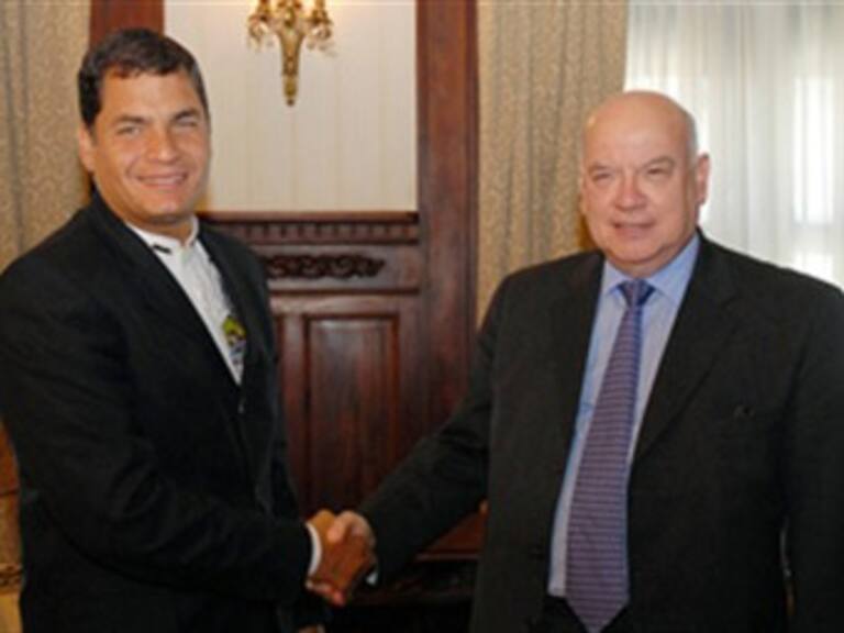 Ecuador en crisis: OEA respalda a Correa, Insulza