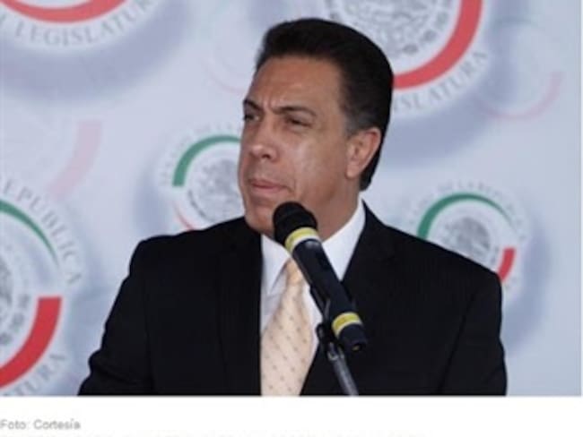 Piden PRI y PAN orden de aprehensión contra maestros violentos