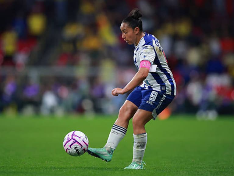 Charlyn Corral, mejor delantera del mundo