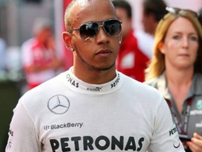 Destroza Hamilton los tiempos y Red Bull sigue con problemas