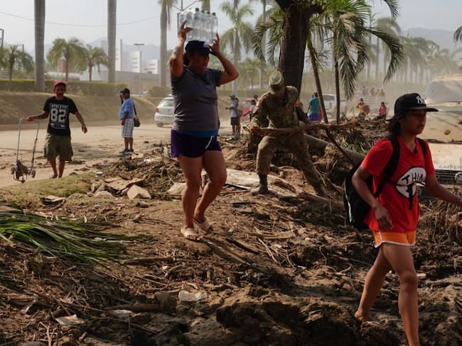 En Acapulco no hay nada intacto, todo está destruido: Héctor de Mauleón