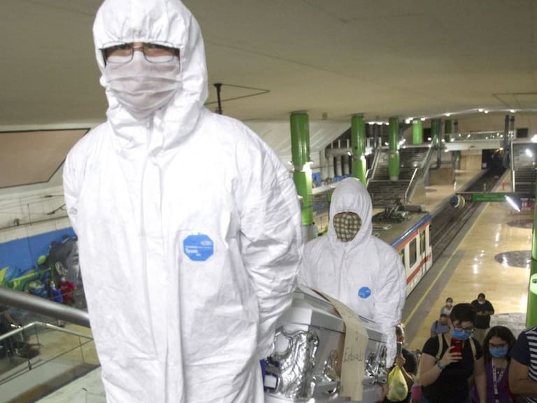 Ante muertes por coronavirus en México ya venden bolsas mortuorias