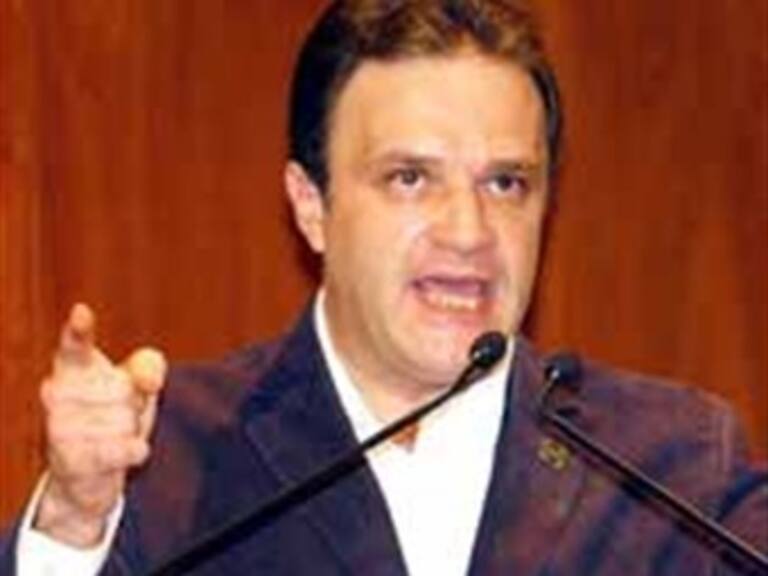 'Dedazo' es una característica del PRI y no del PAN: Espina