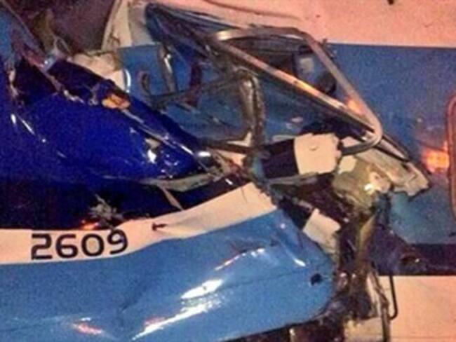 Deja tres muertos y más de 50 heridos choque de trenes en Argentina