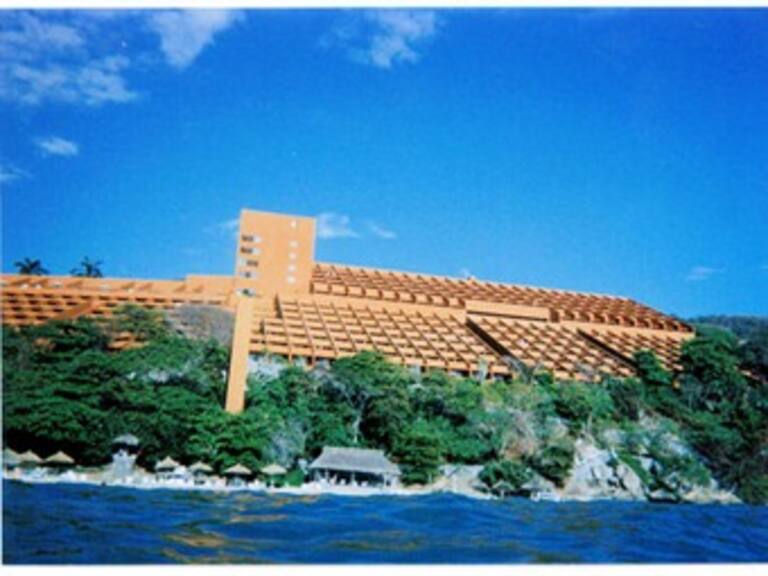 Encuentran en hotel de Ixtapa Zihuatanejo tres personas sin vida