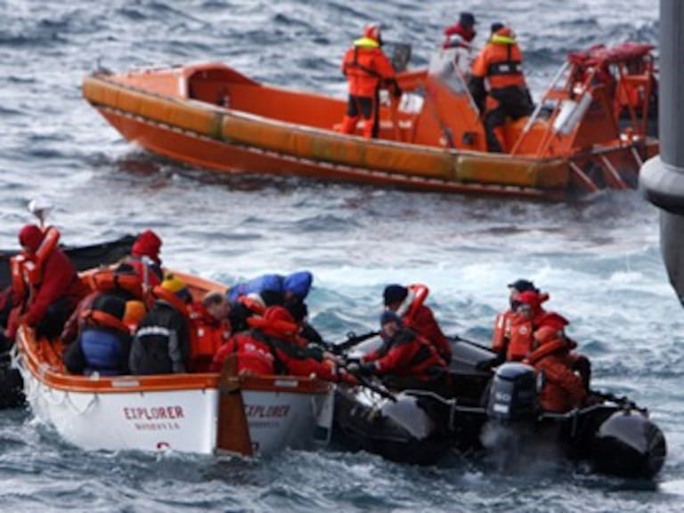 9 migrantes mexicanos siguen desaparecidos tras naufragar bote en EU