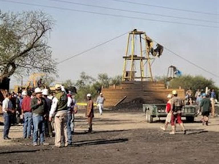 Viajan expertos chilenos a colaborar en rescate de mineros mexicanos