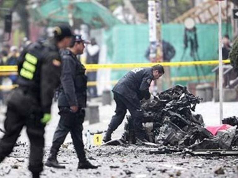 Mueren 2 personas en atentado en puerto colombiano