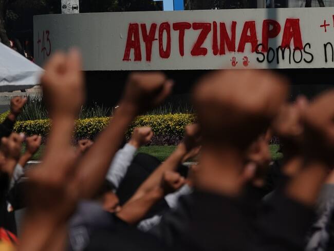 Juez ordena liberar a 8 militares implicados en el caso Ayotzinapa