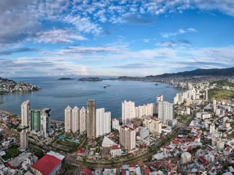 El puerto de Acapulco fue solo uno de los muchos municipios que resultaron afectados con el paso del huracán "John", y espera la visita de la presidenta electa, Claudia Sheinbaum