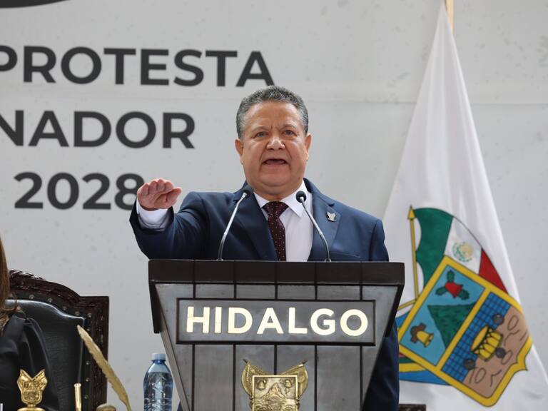 Funcionarios abandonan al gobernador Julio Menchaca a 15 meses de gestión